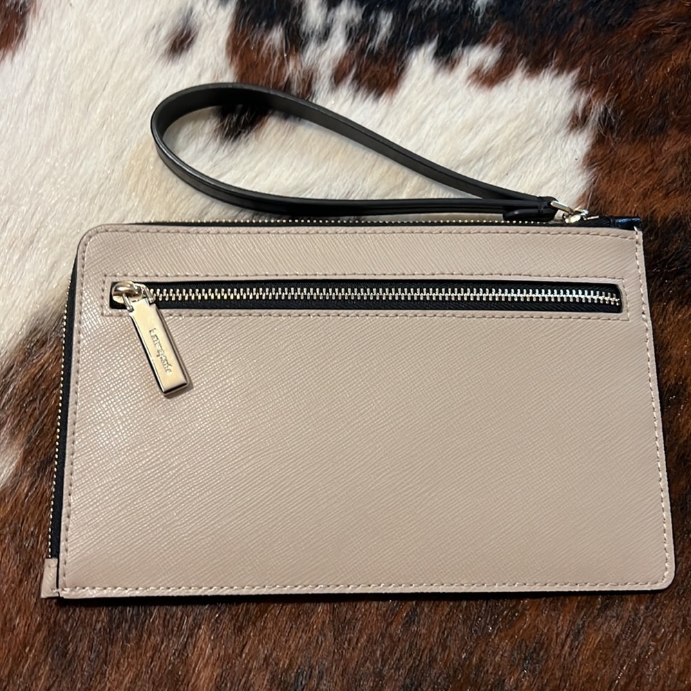 Kate Spade Wristlet - Picture 2 of 4